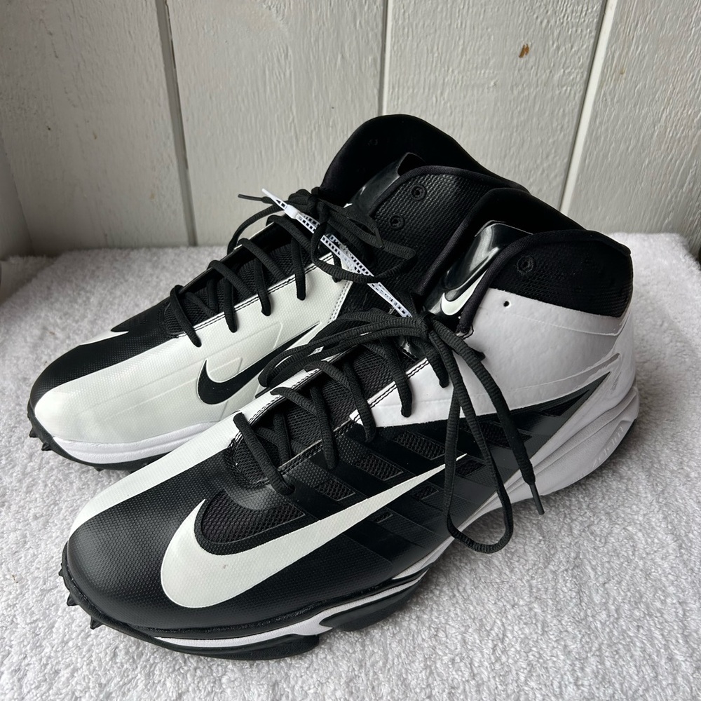 NEw Nike Vapor cleats size 18